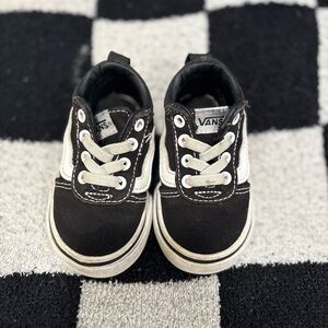 Vans Toddler Classic Black and White Sneakers